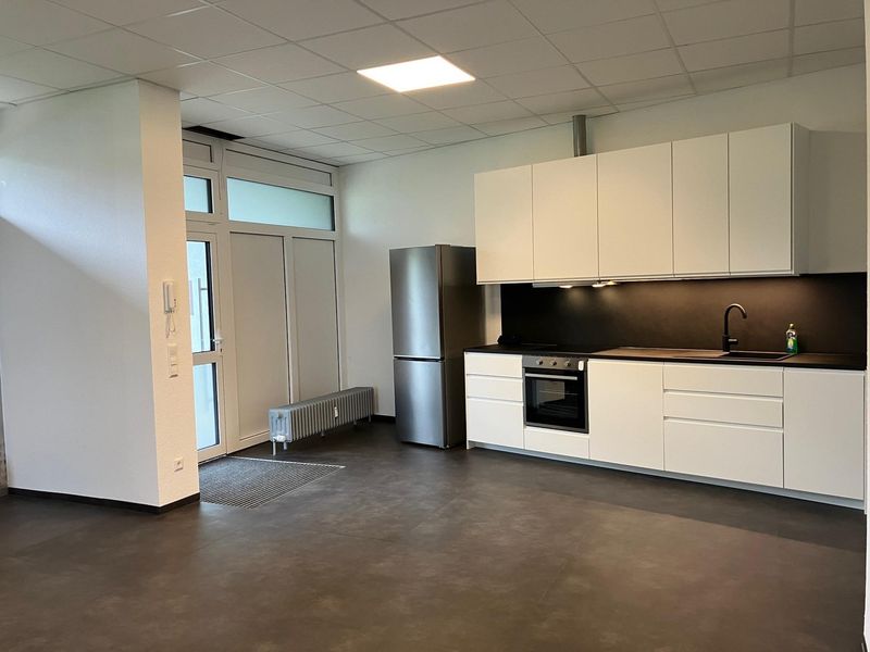 Kernsaniert und barrierefrei - 2,5-Zimmer-Wohnung mit top Anbindung